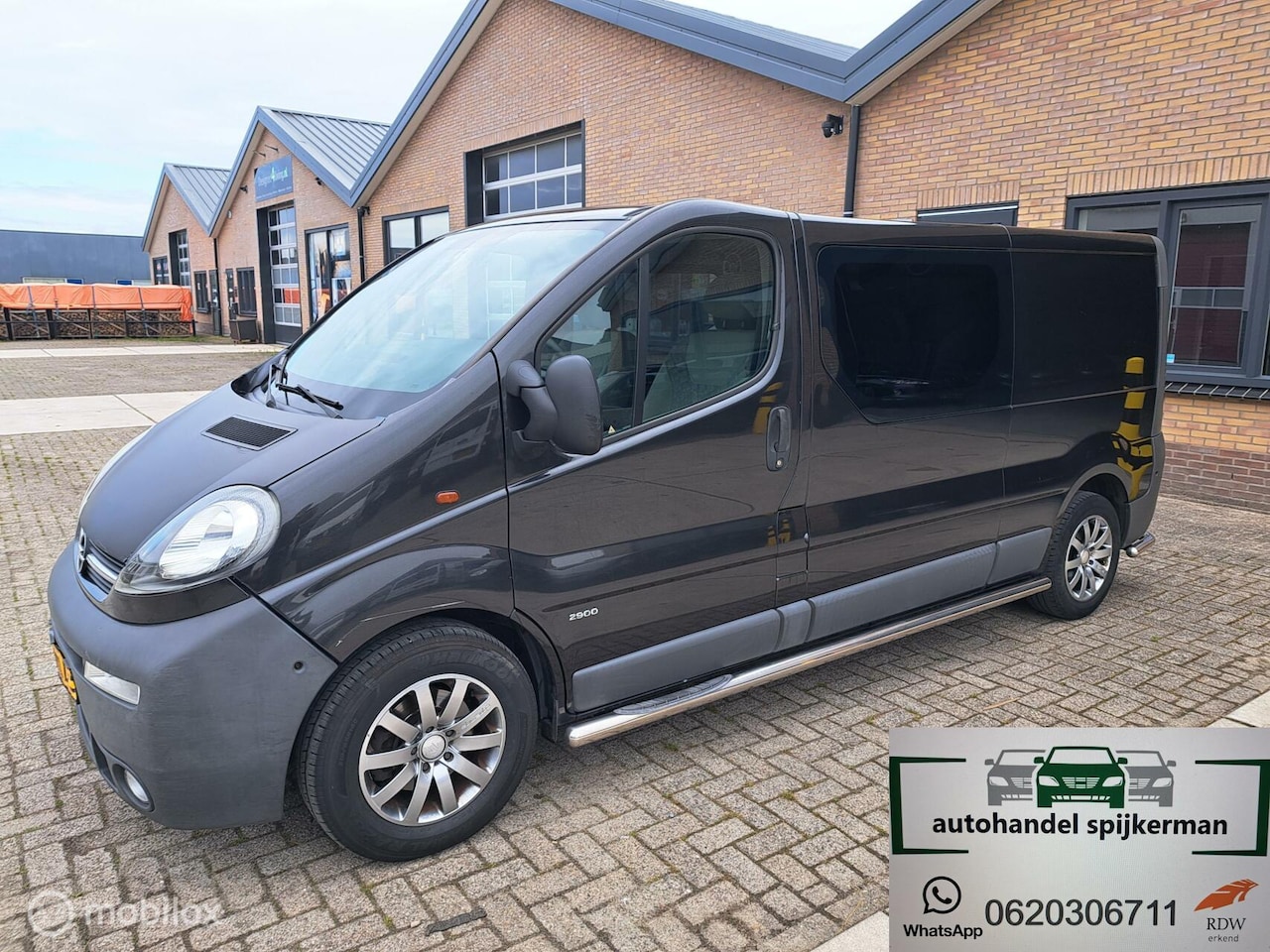 Opel Vivaro - bestel 2.5 CDTI L2H1DC Cosmo - AutoWereld.nl