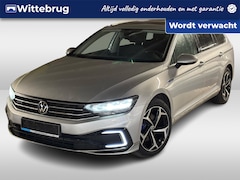 Volkswagen Passat Variant - 1.4 TSI PHEV 218PK GTE / Panoramadak / Zwenkbare Trekhaak / Digitale Cockpit / Achteruitri