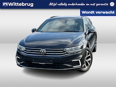 Volkswagen Passat Variant - 1.4 TSI PHEV 218PK GTE / Zwenkbare Trekhaak / Head-Up Display / Achteruitrijcamera / Stoel