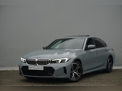 BMW 3-serie - Sedan 330e M Sportpakket Schuif-/kanteldak / Comfort Acces / Trekhaak / Stuurwiel verwarmd