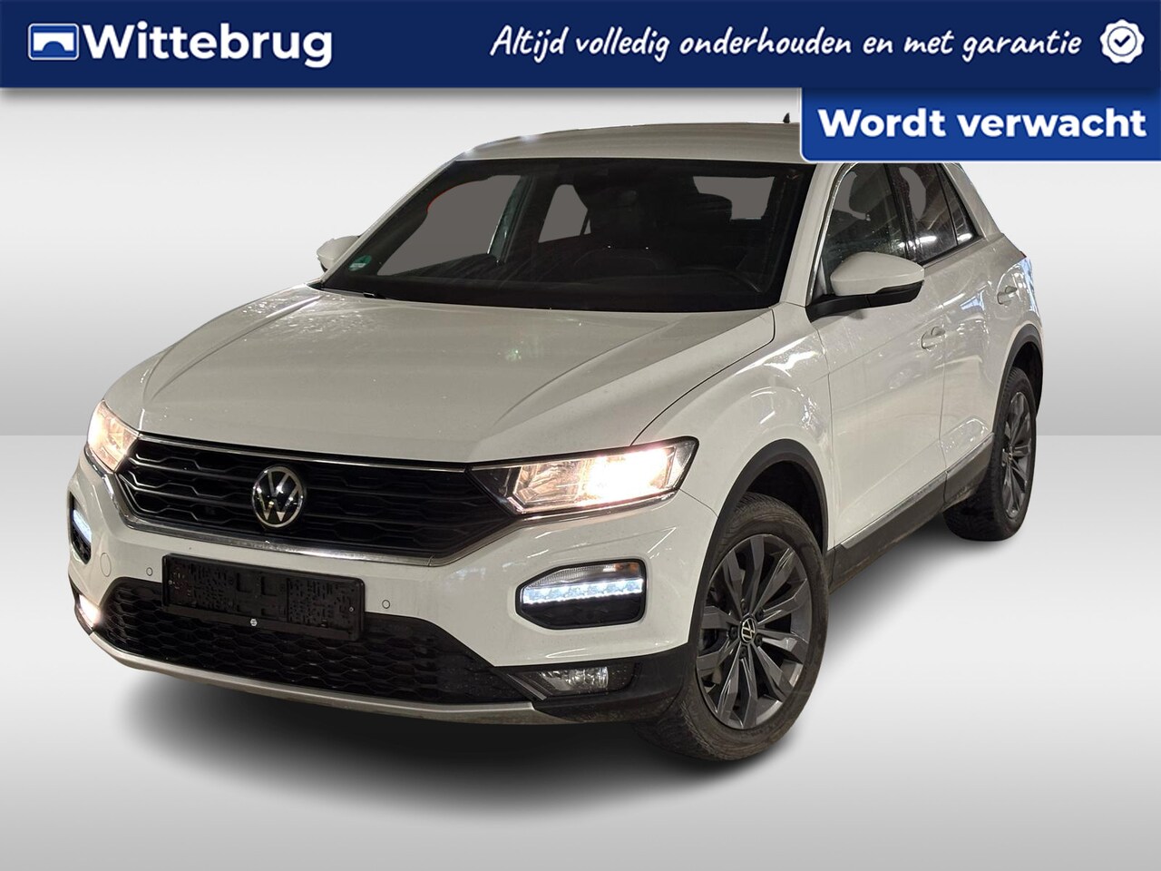 Volkswagen T-Roc - 1.5 TSI 150PK Sport / Digitale Cockpit / Stuur + Stoelverwarming / Achteruitrijcamera / Ap - AutoWereld.nl