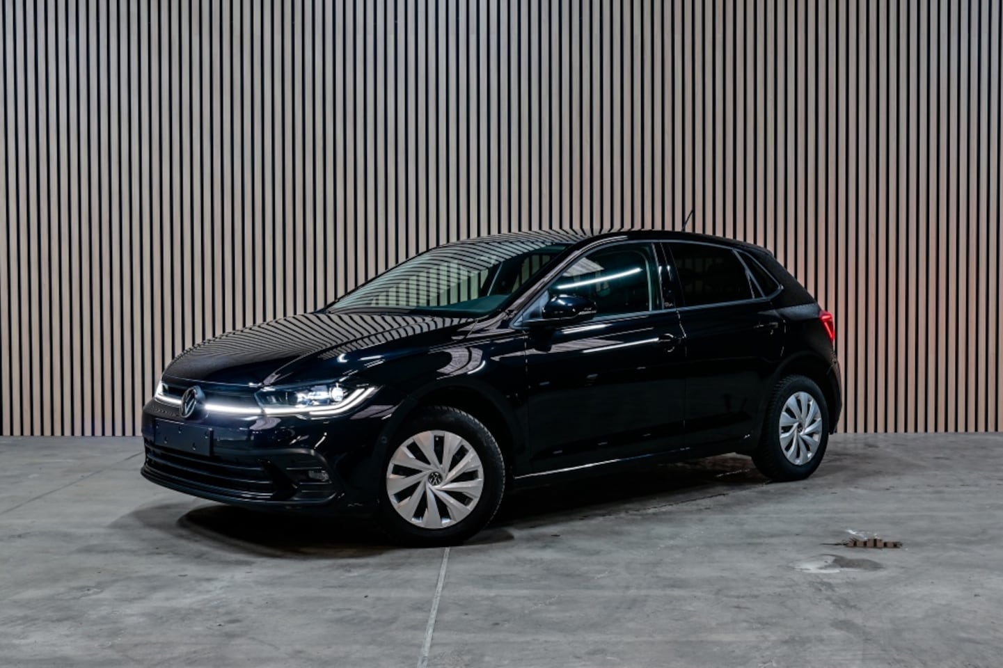 Volkswagen Polo - 1.0 TSI Move Pano|Navi|PDC|LED|ACC - AutoWereld.nl