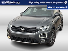 Volkswagen T-Roc - 1.5 TSI 150pk Sport DSG automaat Virtual Cockpit / LM 17 inch / LED / Navi by App / Beats