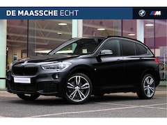 BMW X1 - sDrive20i High Executive M Sport Automaat / Panoramadak / Sportstoelen / Stoelverwarming /