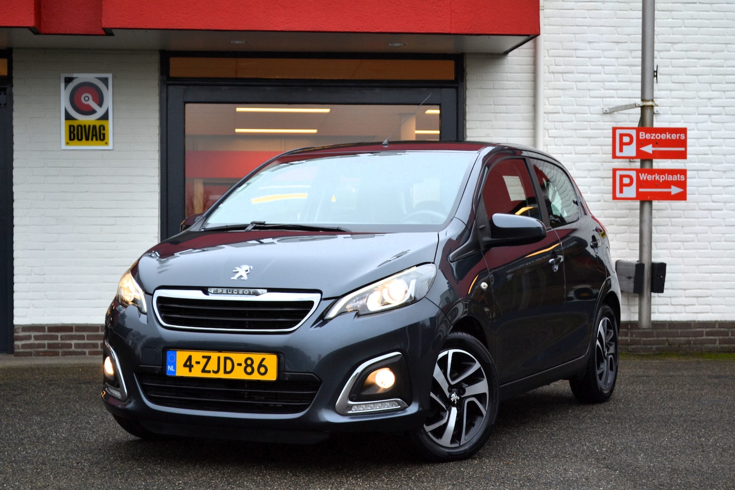 Peugeot 108 - 1.2 VTi Allure 1.2 VTi Allure, NL-auto, 1e Eigenaar, 21.000 km ! Uniek !, Airco, Pdc V+A, 5 Drs, etc - AutoWereld.nl