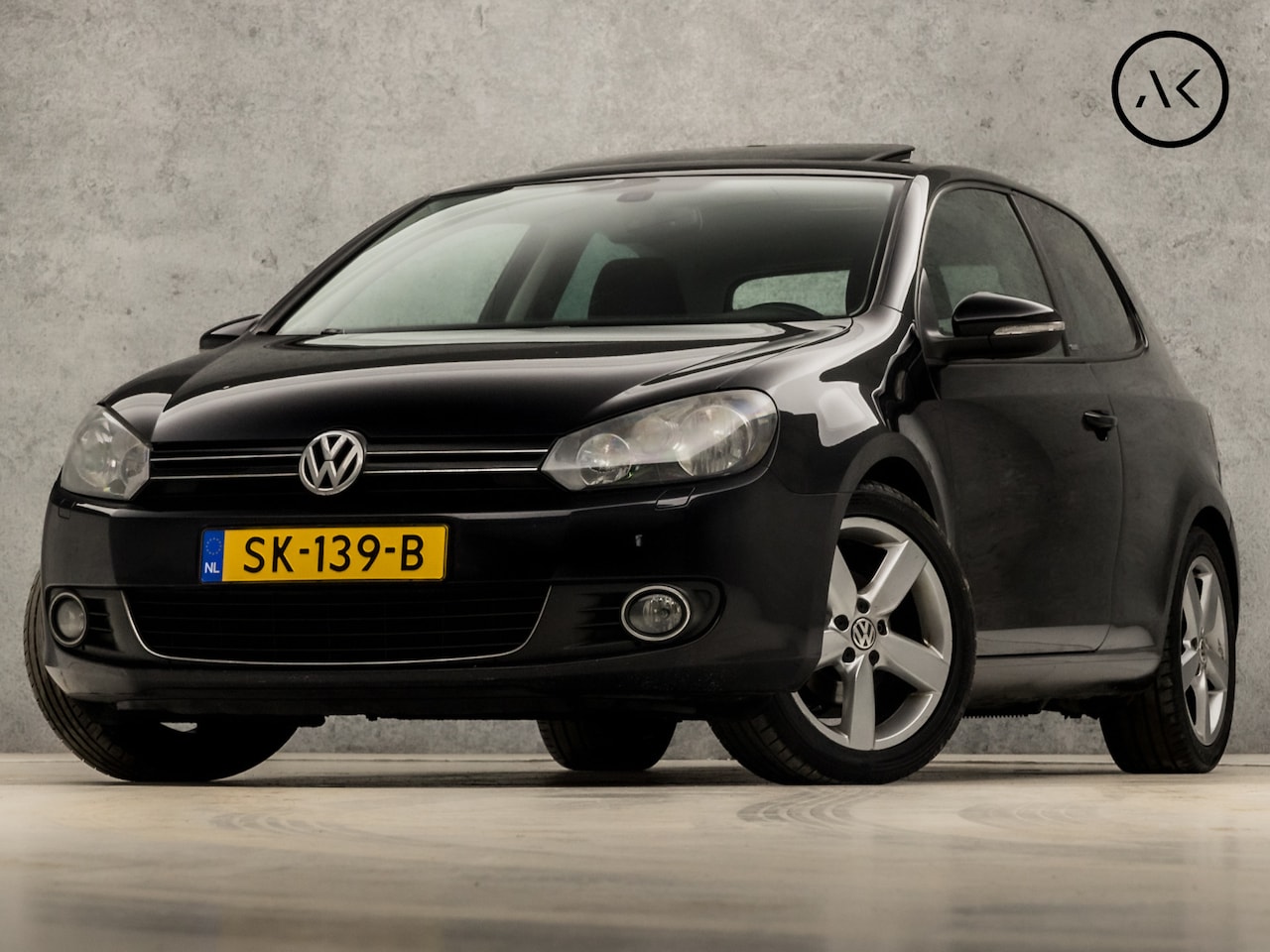 Volkswagen Golf - 1.2 TSI Highline BlueMotion (SCHUIFDAK, NAVIGATIE, CLIMATE, STOELVERWARMING, SPORTSTOELEN, - AutoWereld.nl