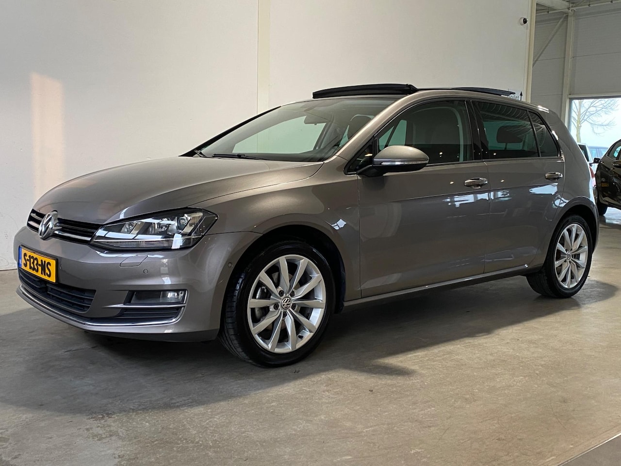 Volkswagen Golf - 1.4 TSI DSG Highline Pano Xenon Navi Trekhaak - AutoWereld.nl