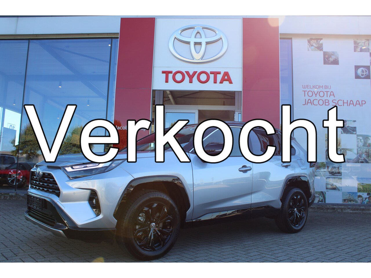 Toyota RAV4 - 2.5 Hybrid AWD Bi-Tone Limited Automaat 222pk | Innovation-pakket | JBL | BSM | Cloud Navi - AutoWereld.nl