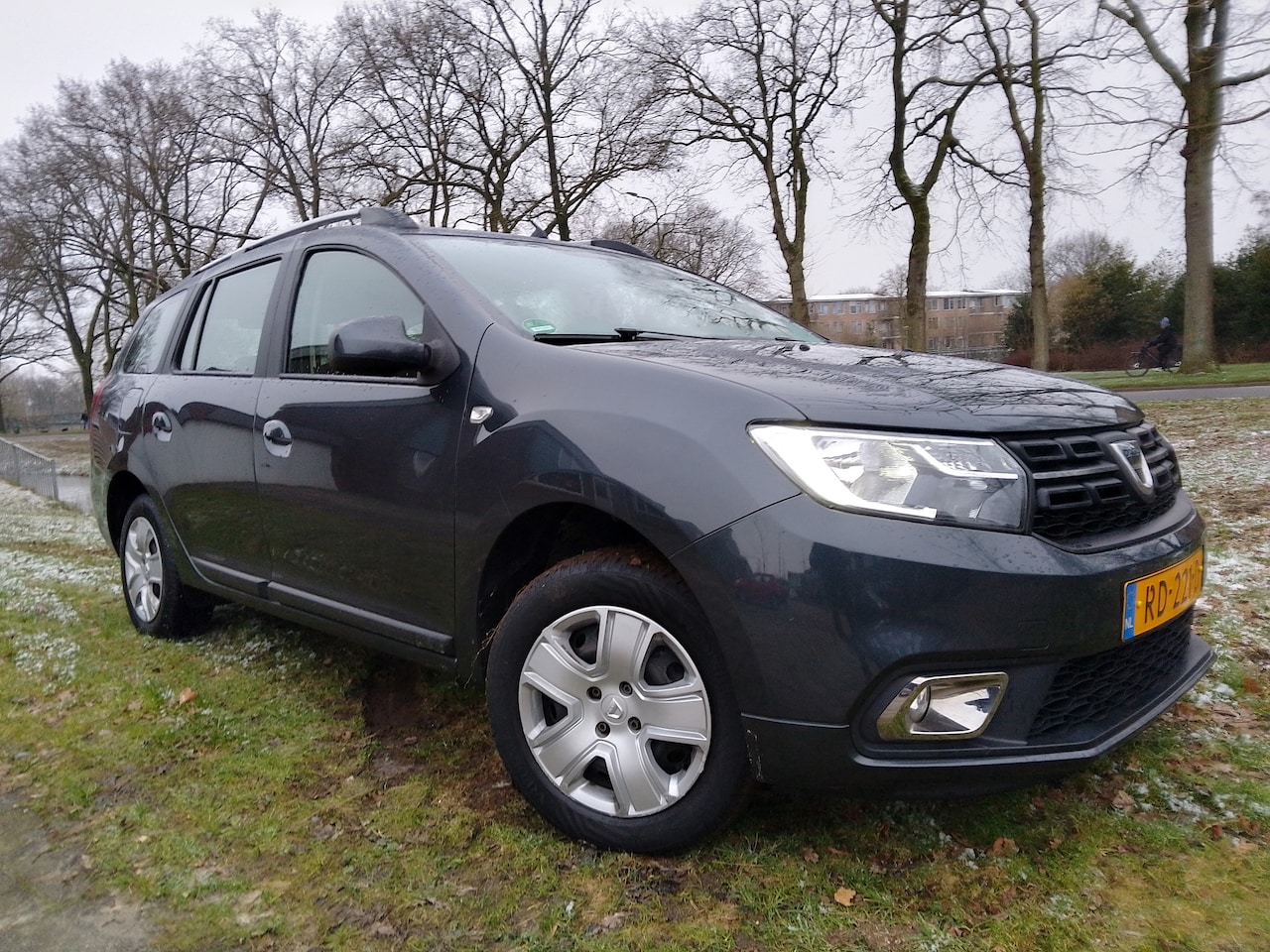 Dacia Logan MCV - 0.9 TCe Laureate NAVI PDC CAMERA 1e eig. + dealer historie - AutoWereld.nl