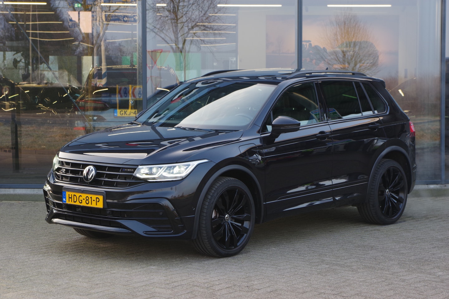 Volkswagen Tiguan - 1.4 TSI eHybrid 245 PK R-Line BNS+ PHEV, Panoramadak, 360 Camera, Leder, Memory - AutoWereld.nl