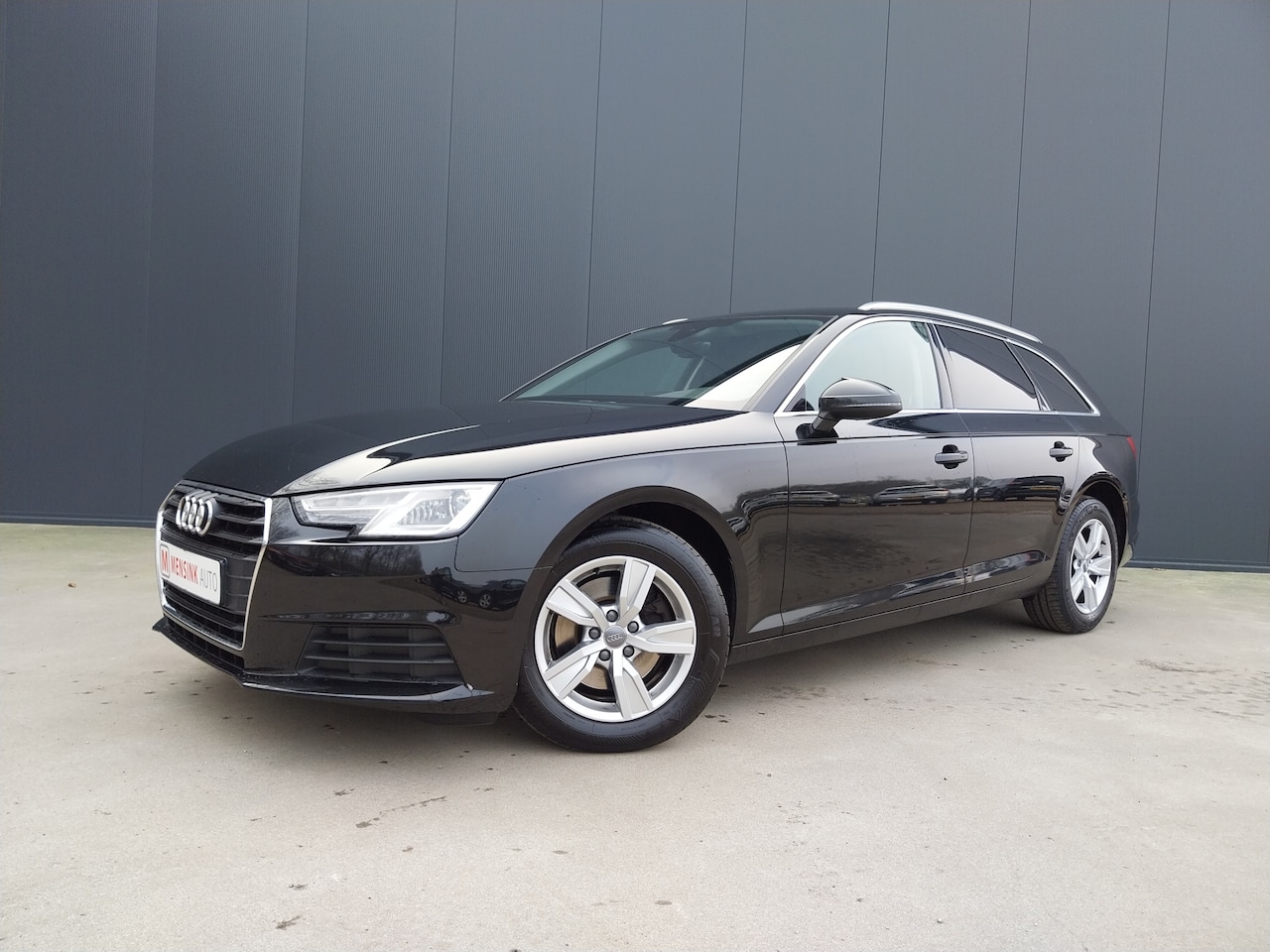 Audi A4 Avant - 30 TDI AUTOMAAT ULTRA SPORT 1e EIGENAAR XENON LED NAVI CRUISE ECC TREKHAAK - AutoWereld.nl