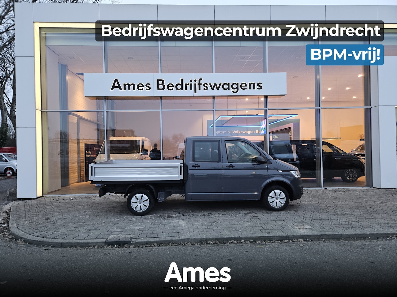 Volkswagen Transporter - 2.0 TDI L2H1 DC 110PK hand | radio | 6 zitplaatsen - AutoWereld.nl