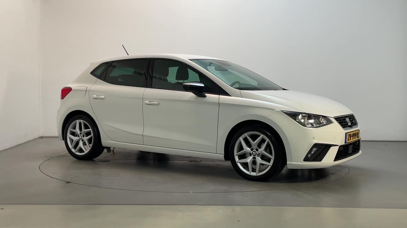 Seat Ibiza - 1.0 TSI 116pk DSG FR Business Intense Camera Navigatie Beats Adaptive Cruise - AutoWereld.nl