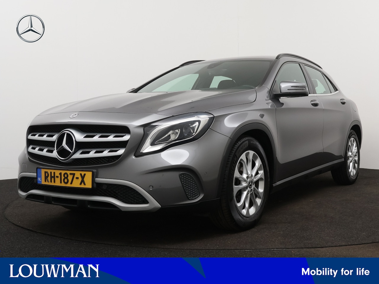 Mercedes-Benz GLA-Klasse - 180 Business Solution | Alarm | Stoelverwarming | Parkerrpakket met Camera | LED | Cruise - AutoWereld.nl