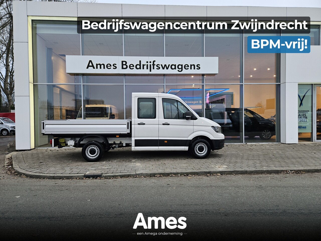 Volkswagen Crafter - 35 2.0 TDI L3 DC 177PK automaat 4motion | trekhaak | 7 zit | PDC | app connect - AutoWereld.nl