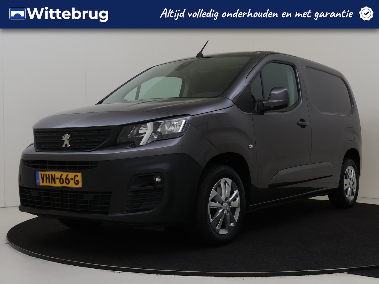 Peugeot Partner - 1.5 BlueHDI Asphalt | Navigatie | Airconditioning | 3 zits | Camera | Lichtmetalen Velgen - AutoWereld.nl