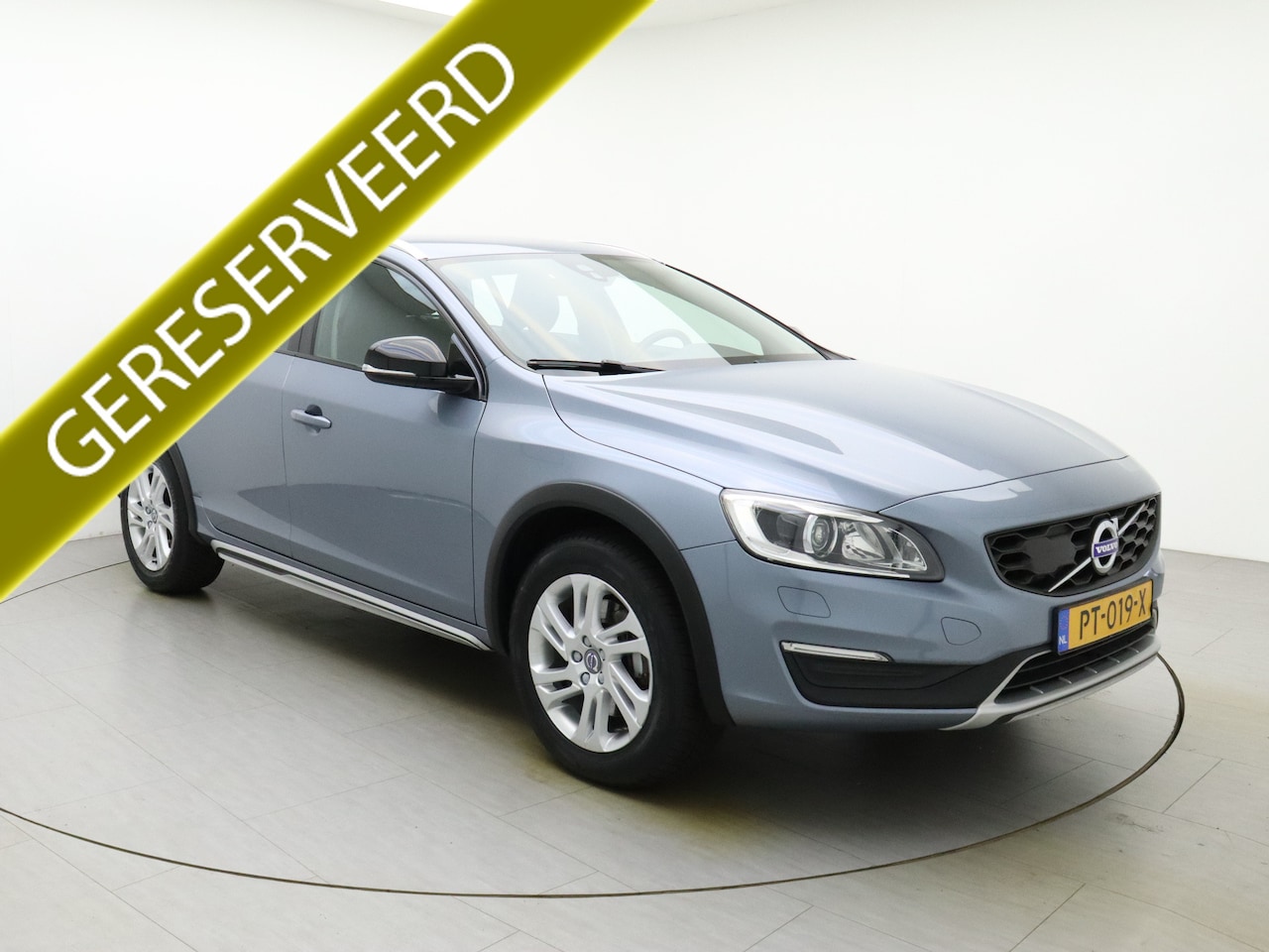 Volvo V60 Cross Country - D3 150pk Automaat Polar+ / Elektr. Stoelen / Stuurw. en Stoelverwarming / Standkachel / DA - AutoWereld.nl