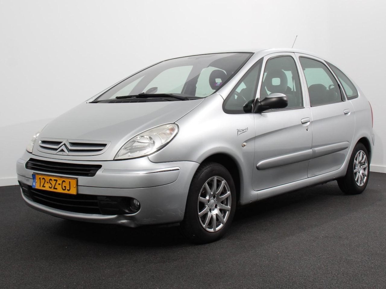 Citroën Xsara Picasso - 1.6i-16V Caractère | Handel/Export! | Climate Control | Trekhaak | Lichtmetalen Velgen - AutoWereld.nl