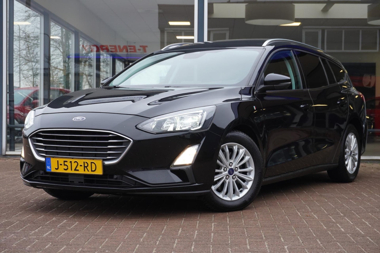 Ford Focus Wagon - 1.0 EcoBoost Titanium X Business | Automaat | Navigatie | Airco | Elek. Pakket | Dealeraut - AutoWereld.nl