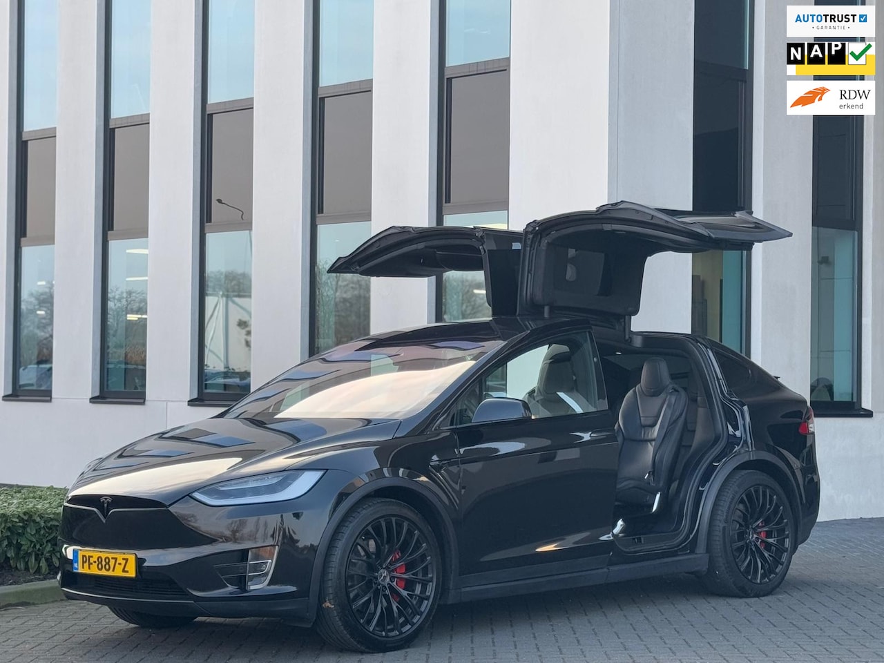 Tesla Model X - 75D Base 6 persoons, lederen interieur , achteruitrijcamera, Autopilot, nl auto met nation - AutoWereld.nl