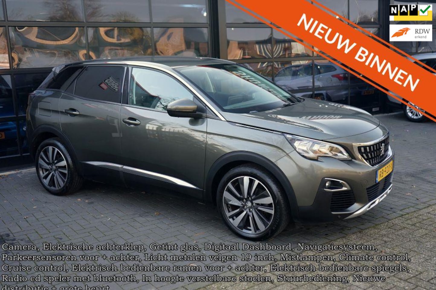 Peugeot 3008 - 1.2 PureTech Blue Lease Premium 1.2 PureTech Blue Lease Premium, Navi, Camera, Pdc, Digital Dash - AutoWereld.nl