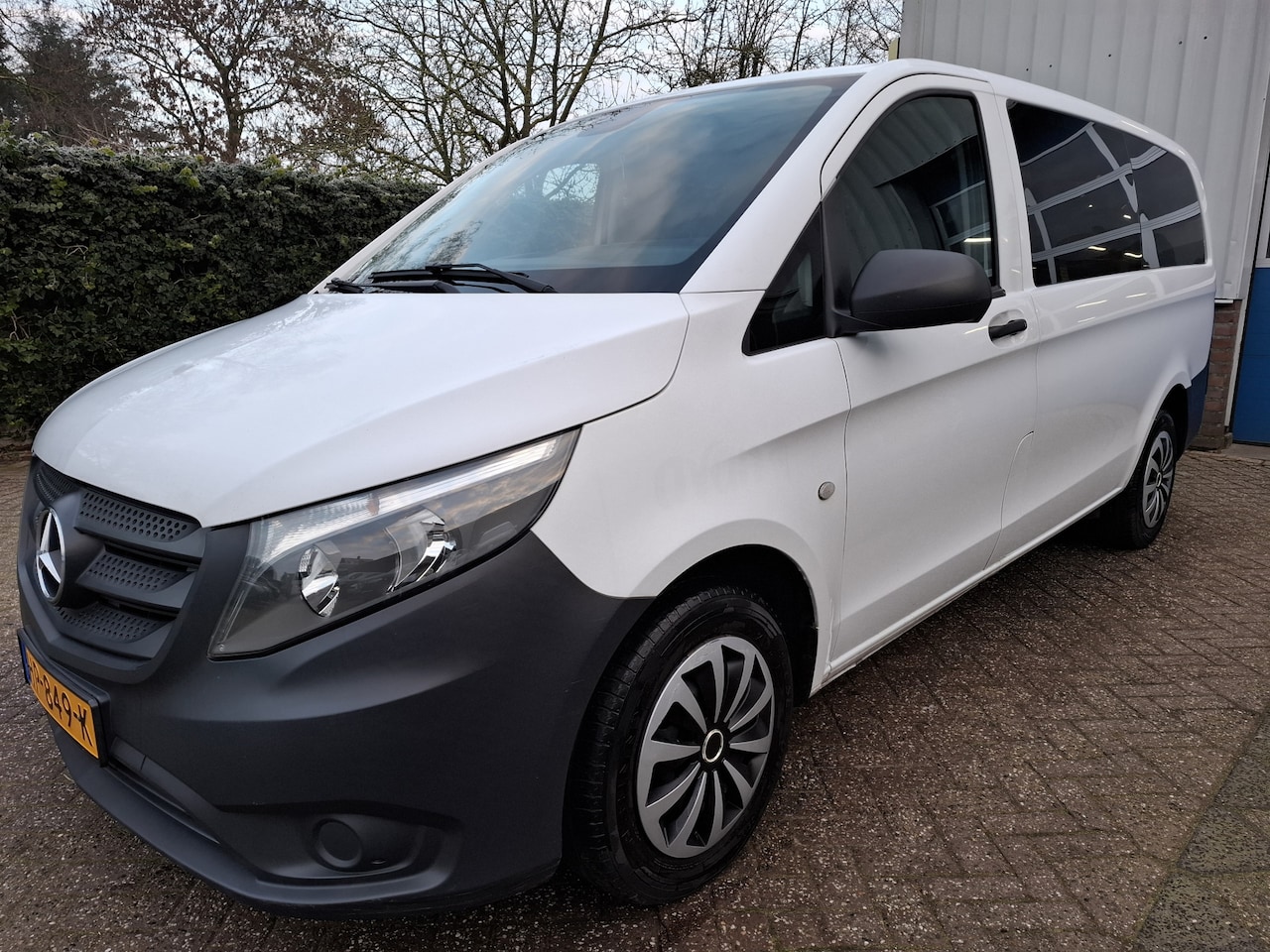 Mercedes-Benz Vito Tourer - 109 BlueTEC Base Lang 11950.- INCL BTW 9-PERSOONS 90PK - AutoWereld.nl