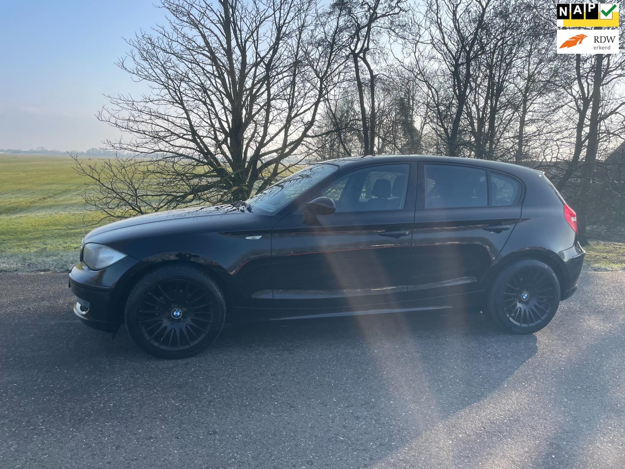 BMW 1-serie - 116i Introduction Hele nette auto compleet gepoetst nwe APK - AutoWereld.nl