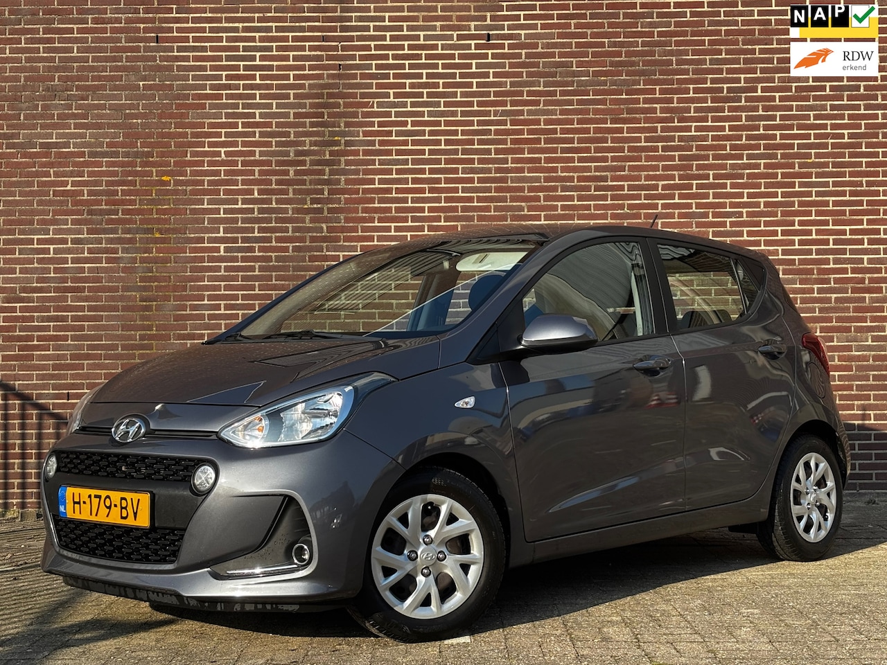 Hyundai i10 - 1.0i Comfort 5-drs | Airco | Cruise | Bluetooth | NL - AutoWereld.nl