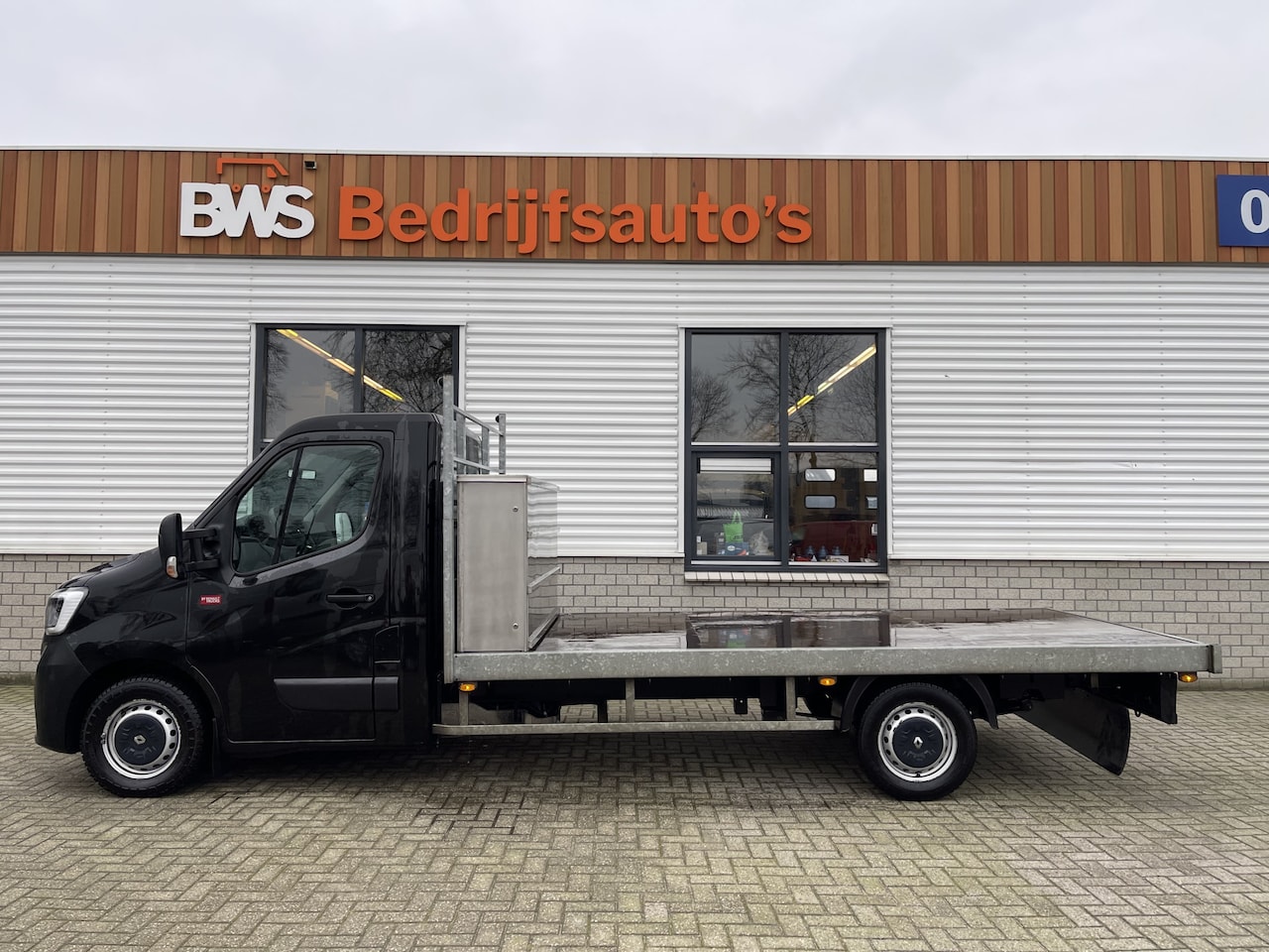 Renault Master - T35 2.3 dCi 165pk L3 Energy EURO VI / pickup / open laadbak / plateau L 375 x B 210 / vast - AutoWereld.nl