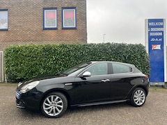 Alfa Romeo Giulietta - 1.4 T Distinctive Climate c, Cruise C, Navigatie, Pdc