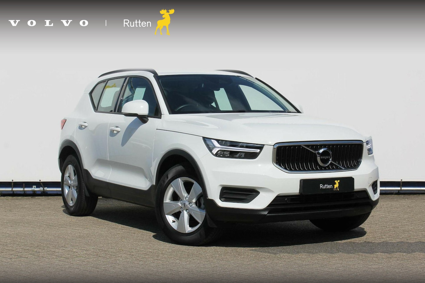 Volvo XC40 - T2 129PK Automaat Momentum Core / Cruise Control / Apple Carplay / Android Auto / Bluetoot - AutoWereld.nl