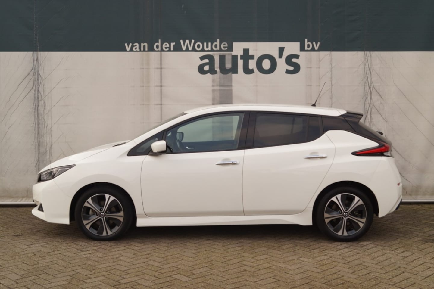 Nissan LEAF - N-Connecta 40kWh -NAVI-ECC-PDC- - AutoWereld.nl