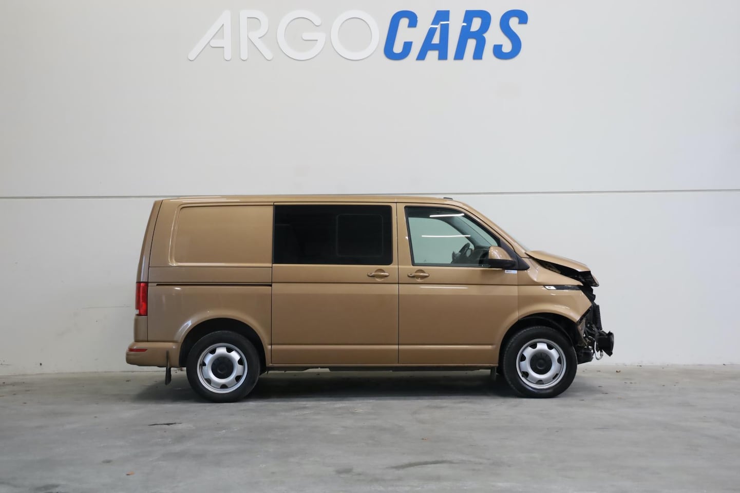 Volkswagen Transporter Caravelle - T6 2.0 TDI DSG DC CARPLAY 150PK DUBBELE SCHUIFDEUREN 5 PERSOONS INRUIL MOGELIJK - AutoWereld.nl