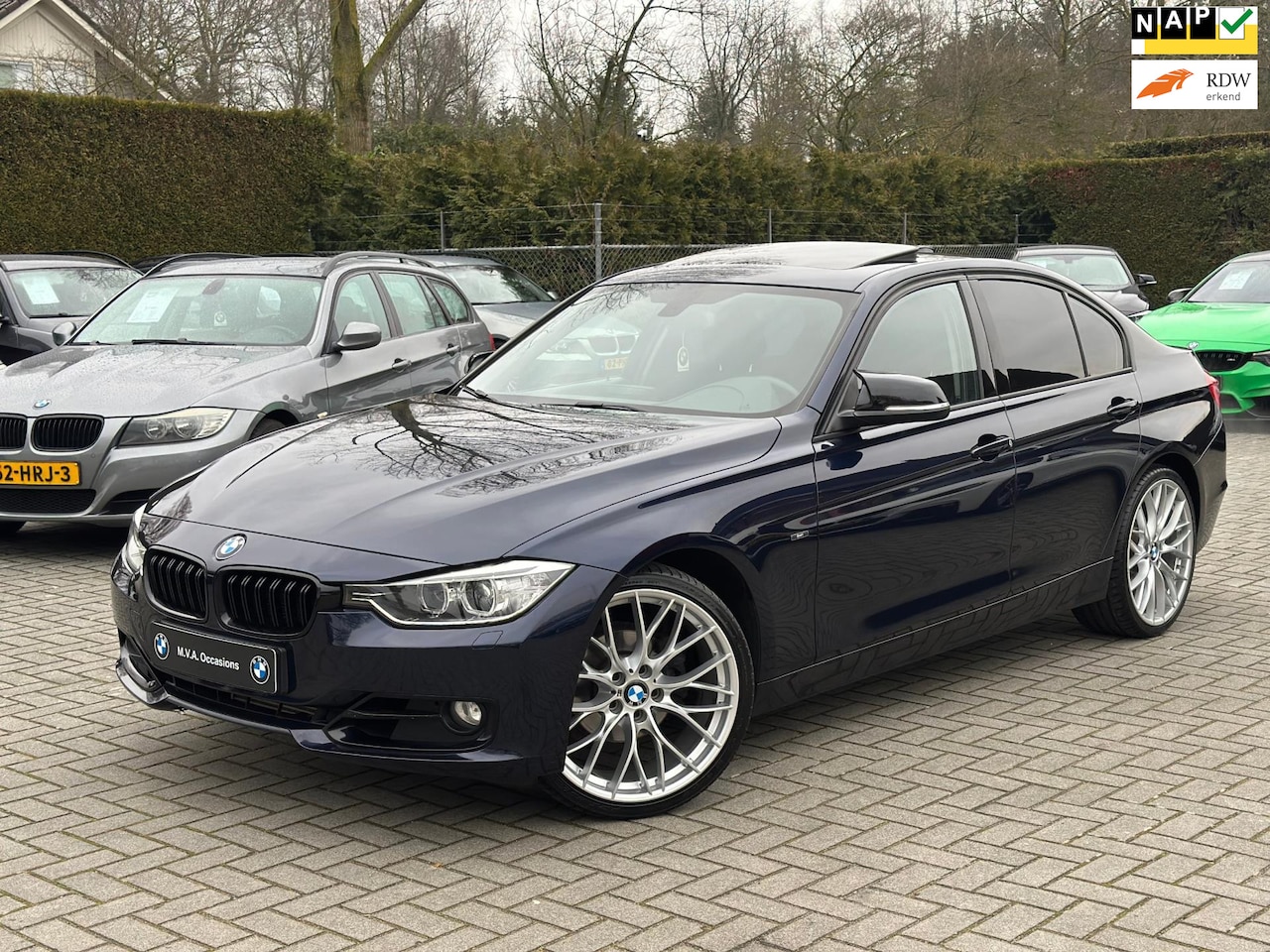 BMW 3-serie - 320i High Executive Sport|Ketting verv.|20 inch|Xenon|Groot Navi|Climate control|Cruise co - AutoWereld.nl