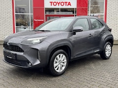 Toyota Yaris Cross - 1.5 HYBRID DYNAMIC NAVI HEAD-UP STOEL/STUURVERW. APPLE/ANDROID EL-ACHTERKLEP KEYLESS