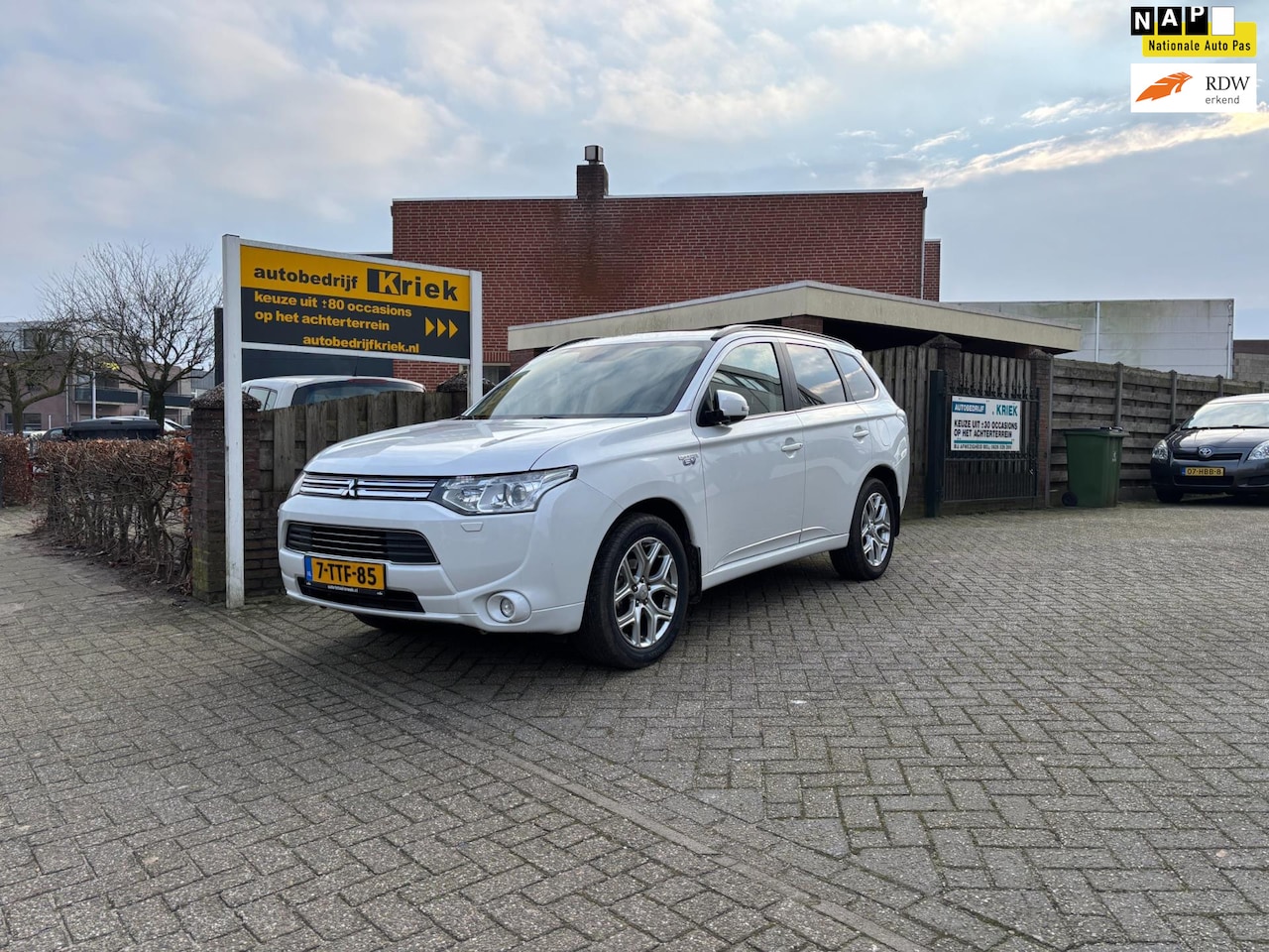 Mitsubishi Outlander - 2.0 PHEV instyle 2.0 PHEV Instyle+ - AutoWereld.nl