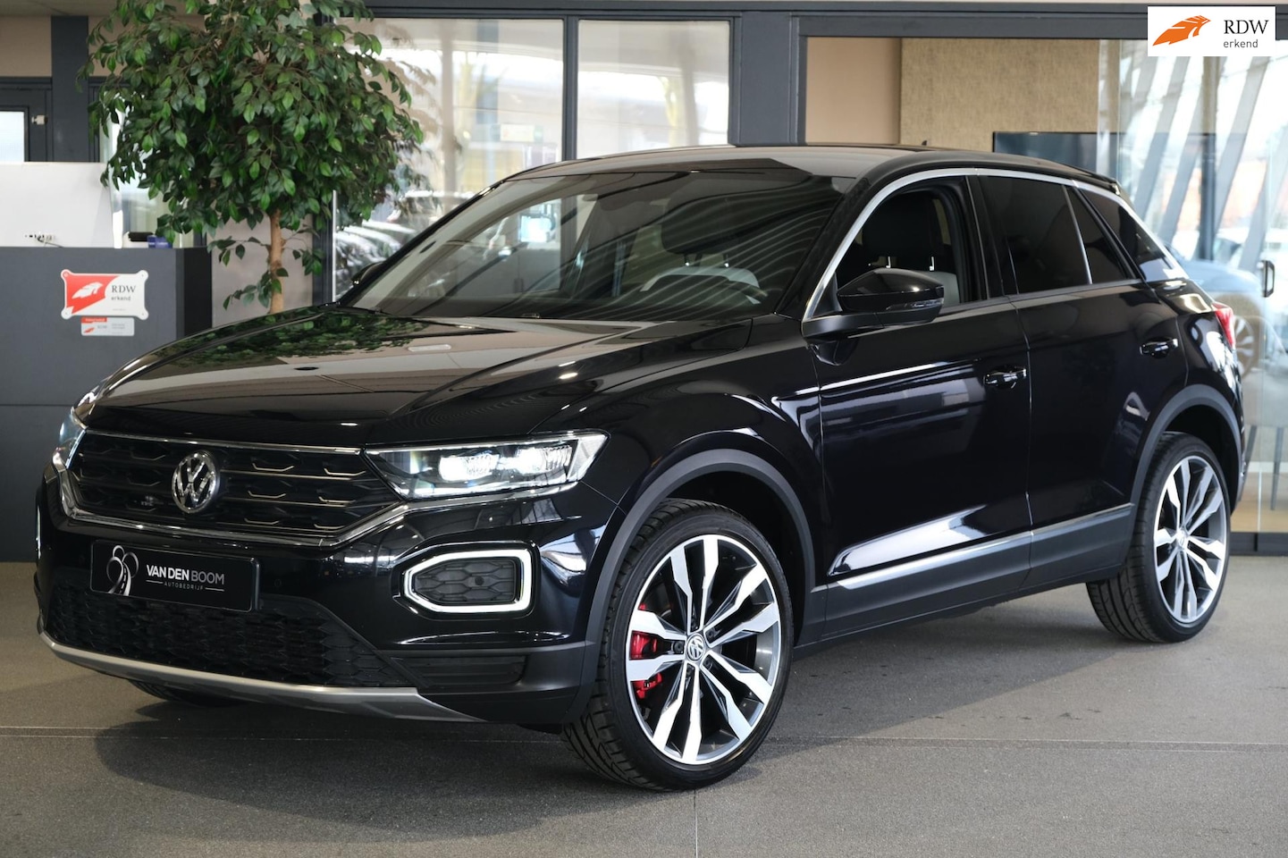 Volkswagen T-Roc - 1.5 TSI DSG Sport Navi Virtual Led Acc Dcc Pdc - AutoWereld.nl