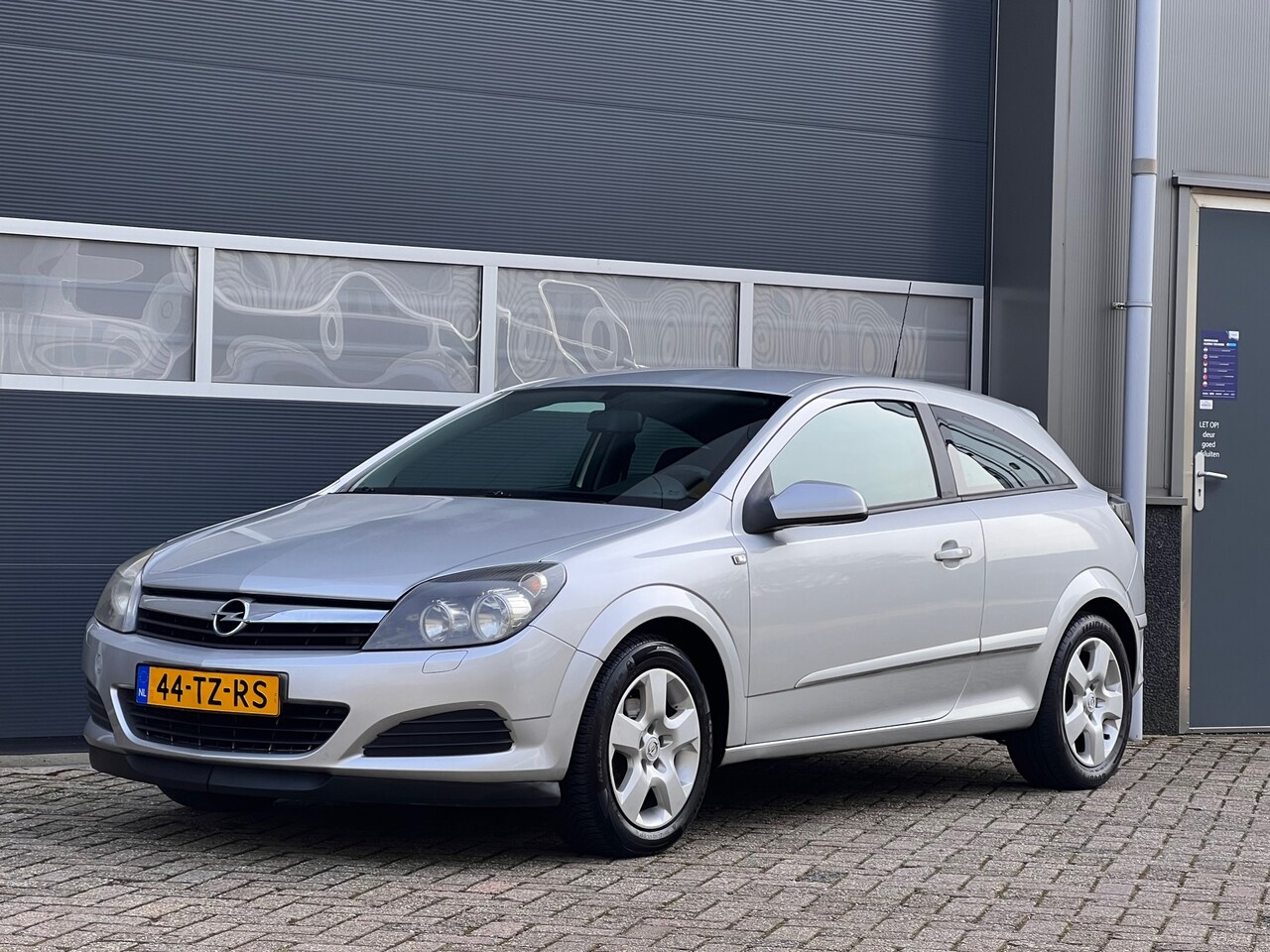 Opel Astra GTC - 1.6 Edition bj.2007 Airco|Cc|Nap. - AutoWereld.nl