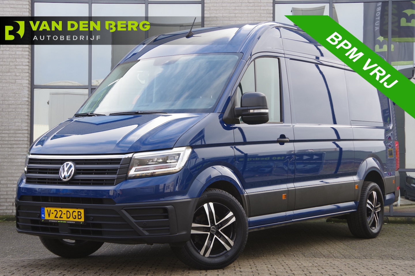 Volkswagen Crafter - 2.0 TDI L3H3(L2H2) 140PK, 3P, LED, 3T TREKHAAK, CAMERA, NAVI, CRUISE, AIRCO, PARKEERSENSOR - AutoWereld.nl