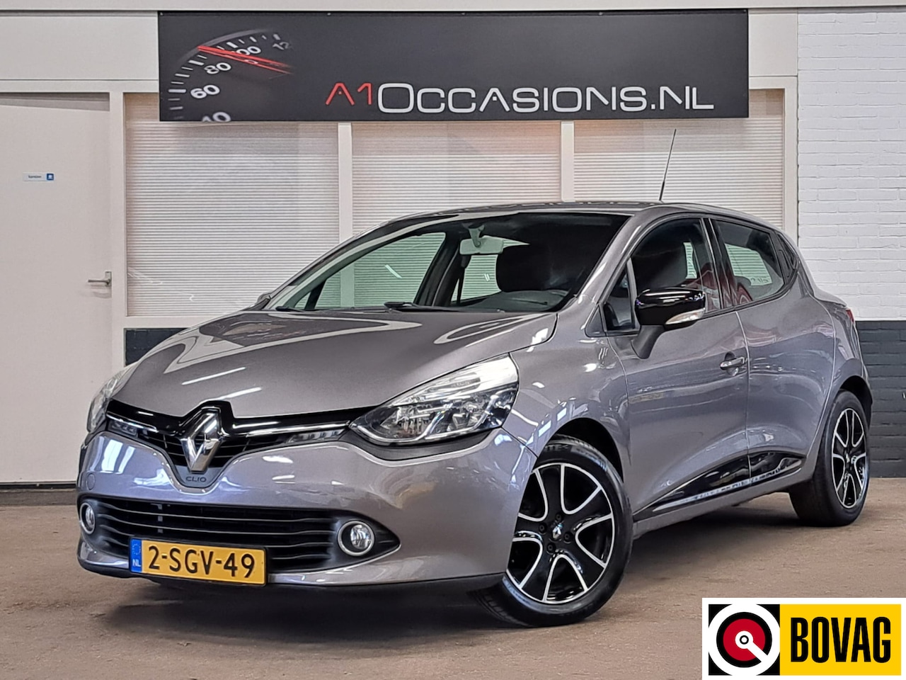 Renault Clio - 0.9 TCe Expression + NAVI - AutoWereld.nl