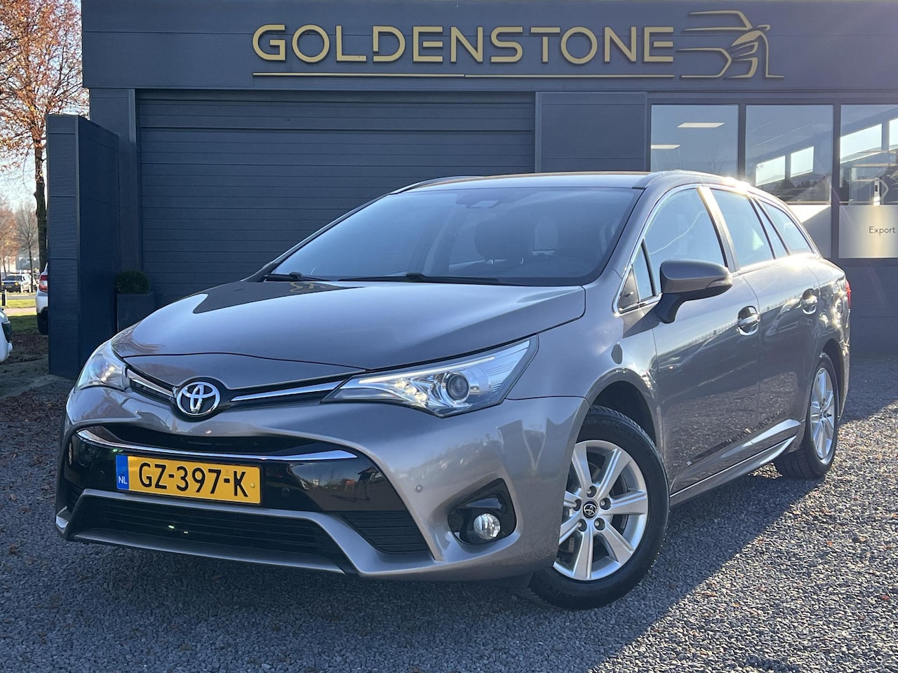 Toyota Avensis Touring Sports - 1.8 VVT-i Aspiration 1e Eigenaar,Navi,Clima,Cruise,Camera,PDC V+A,Trekhaak,N.A.P,APK tot 0 - AutoWereld.nl