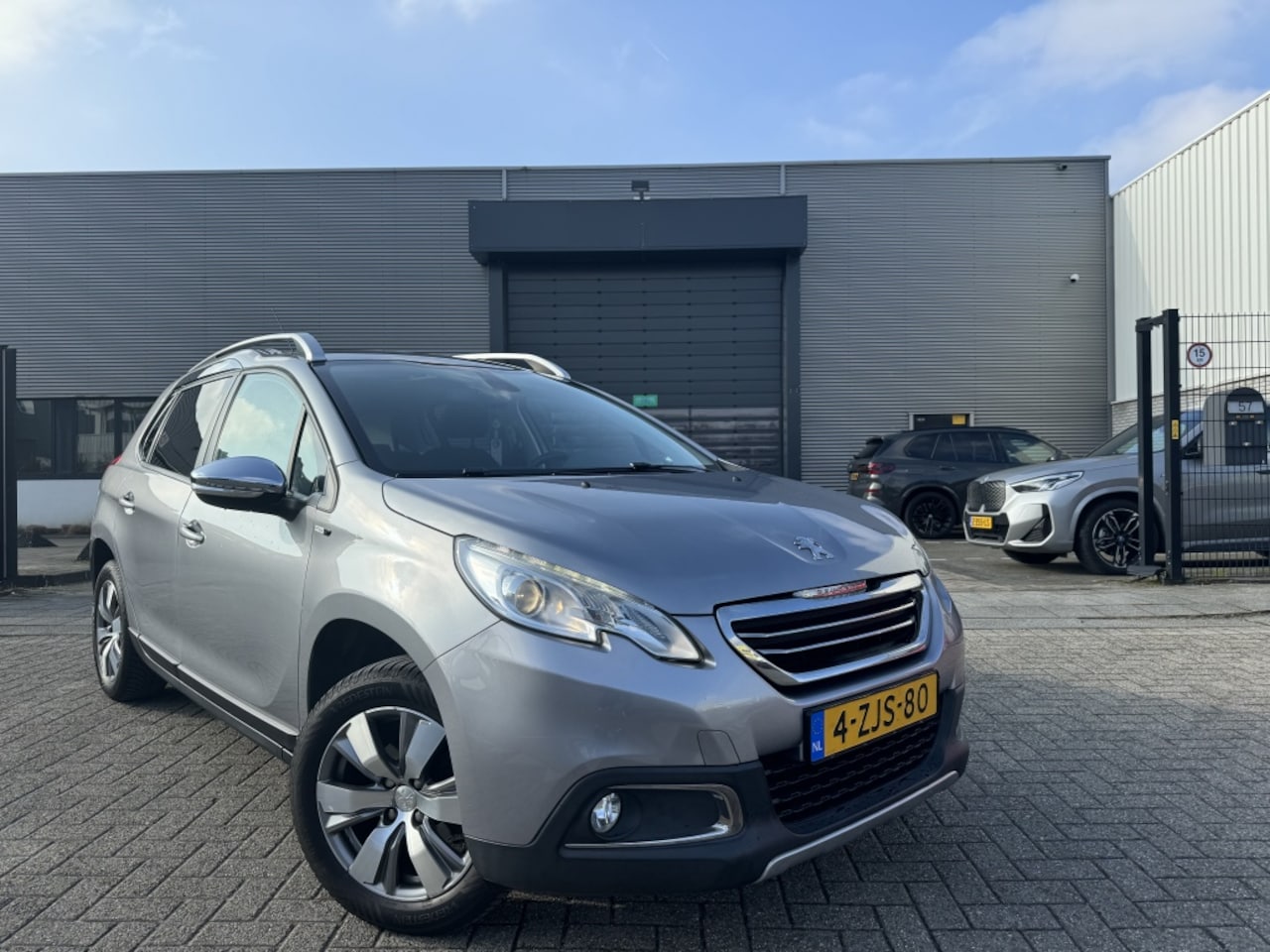 Peugeot 2008 - 1.2 PureTech Navigatie|Panorama Luxe model 2015 - AutoWereld.nl