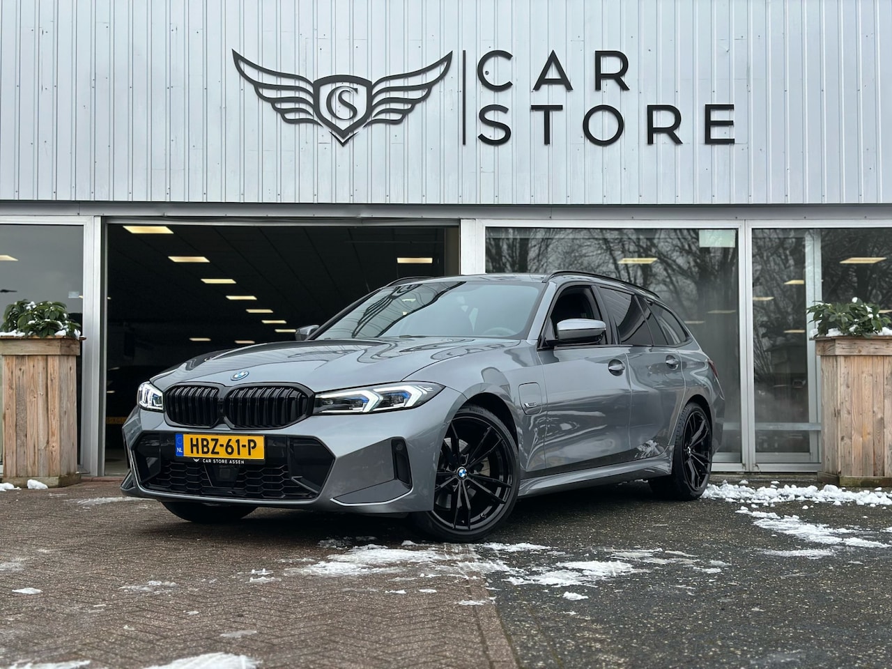 BMW 3-serie Touring - 330e M-SPORT|292PK|LASER|CARPLAY|FACELIFT|SFEERVERL|19" LM VELGEN - AutoWereld.nl