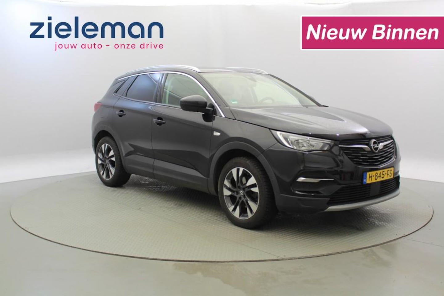 Opel Grandland X - 1.2 Turbo Business Executive - Carplay, Navi, Trekhaak - AutoWereld.nl