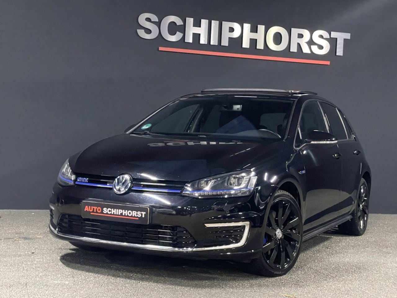 Volkswagen Golf - GTE 204 pk/Leer/Panorama/Trekhaak/18 inch - AutoWereld.nl