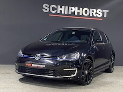 Volkswagen Golf - GTE 204 pk/Leer/Panorama/Trekhaak/18 inch