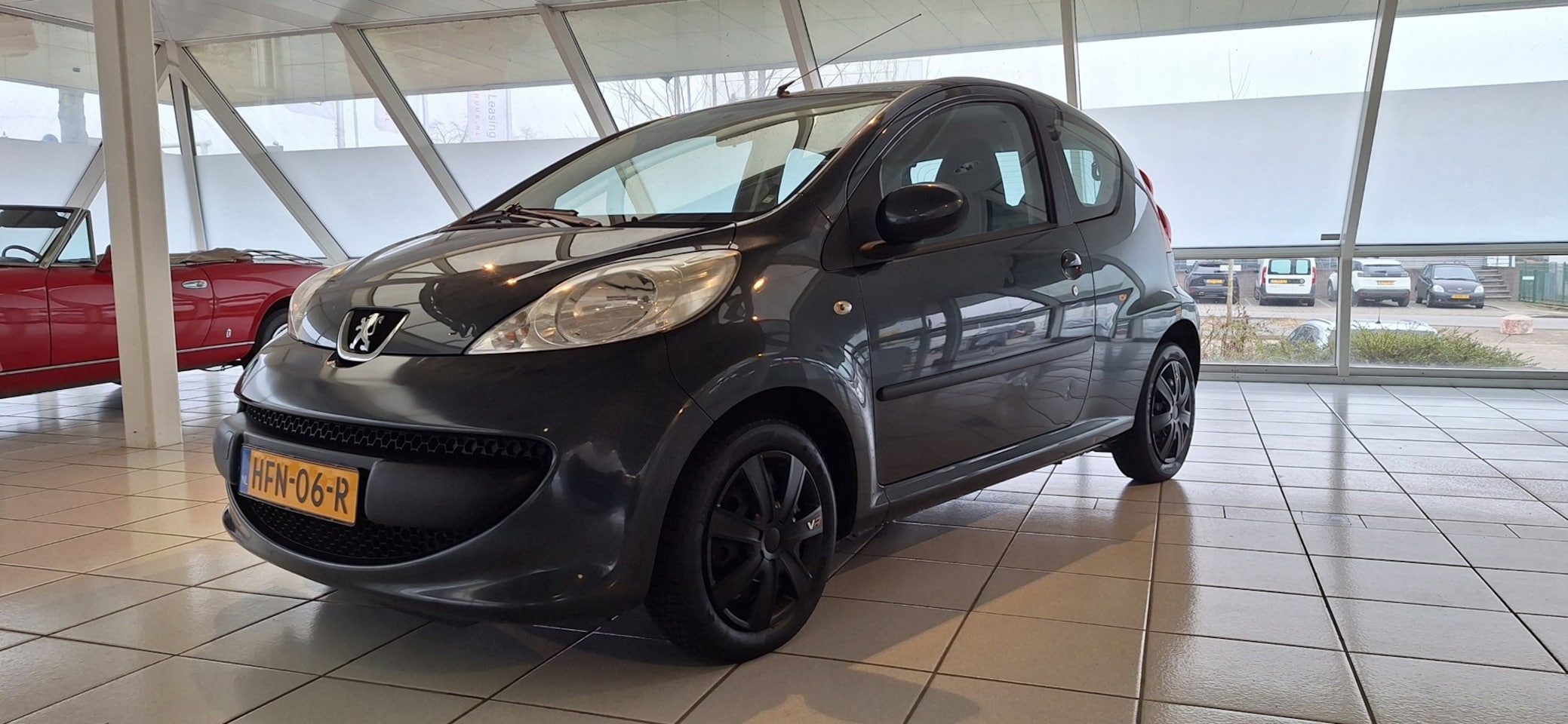 Peugeot 107 - 1.0-12V XS met werkende airco! - AutoWereld.nl