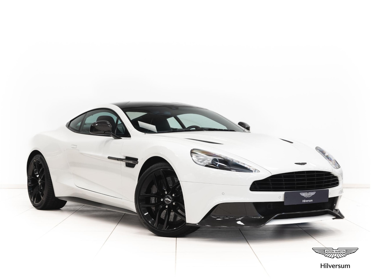 Aston Martin Vanquish - Coupe 8-Speed Carbon White Edition - AutoWereld.nl