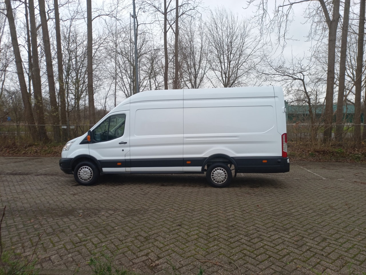 Ford Transit - 350 2.2 TDCI L4H3 Trend Airco NAP Cruise PDC - AutoWereld.nl