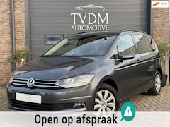 Volkswagen Touran - 1.5 TSI Highline 7p Trekhaak, Apple Carplay, Stoel/Stuurverw, Keyless